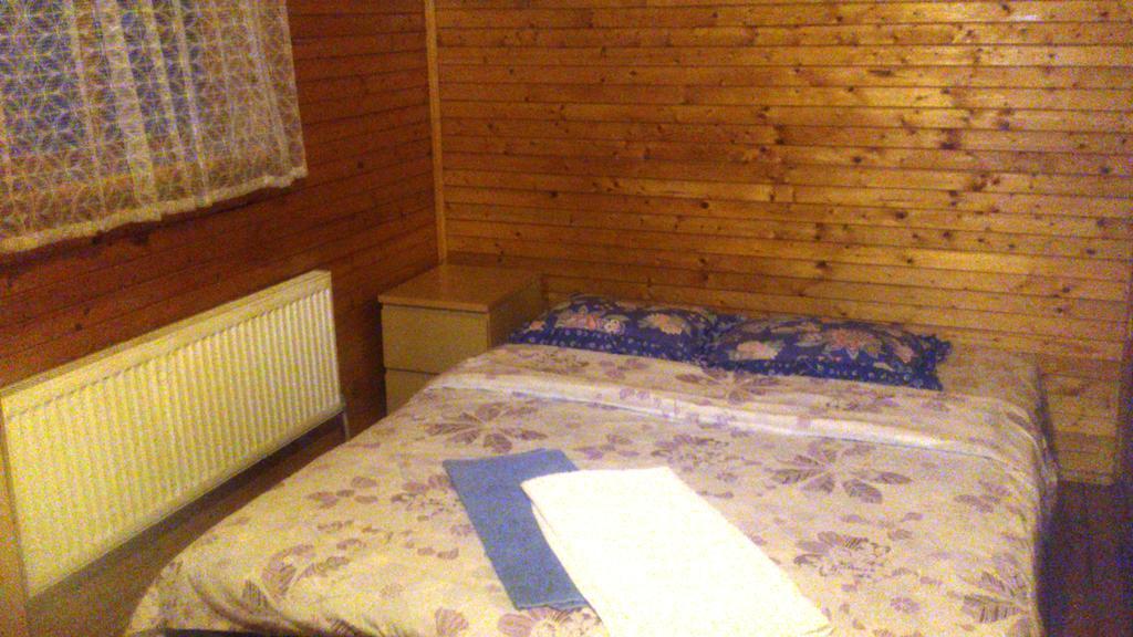 Vecskriveri Hotel Dundaga Eksteriør billede